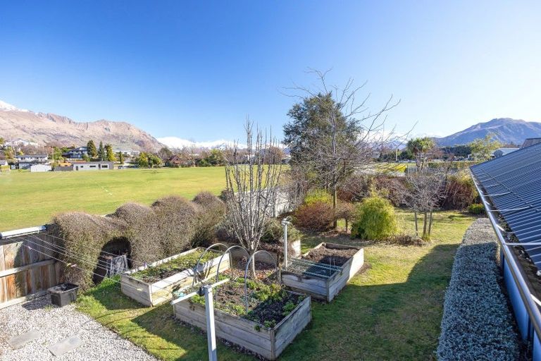Photo of property in 128 Kings Drive, Wanaka, 9305