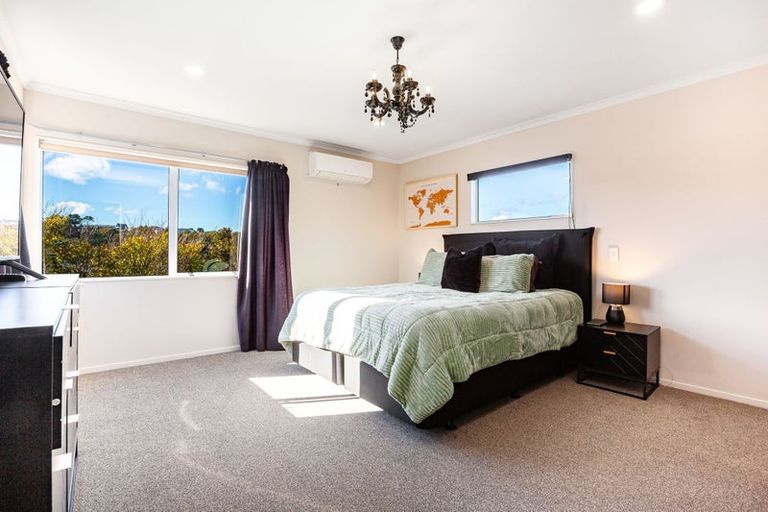 Photo of property in 11 Te Puia Drive, Aotea, Porirua, 5024