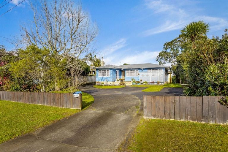 Photo of property in 214 Don Buck Road, Massey, Auckland, 0614
