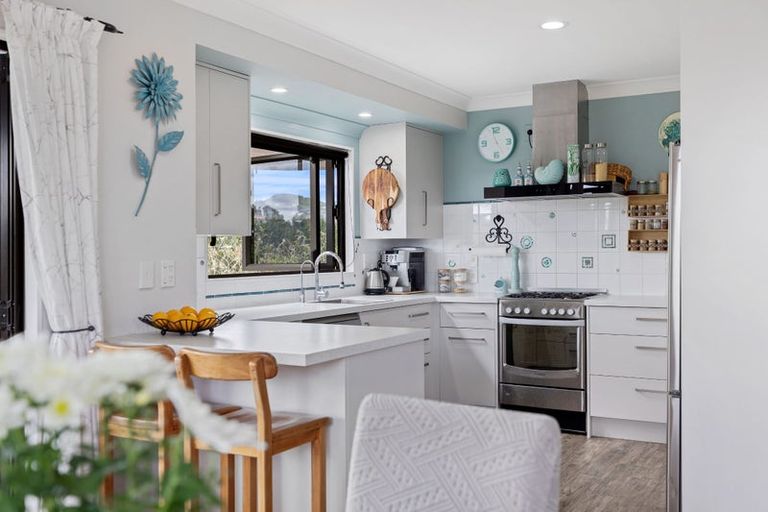 Photo of property in 26 Highcroft Place, Welcome Bay, Tauranga, 3112