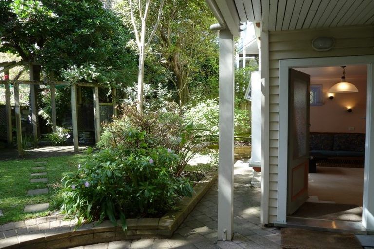 Photo of property in 103 Salamanca Road, Wellington Central, Wellington, 6011
