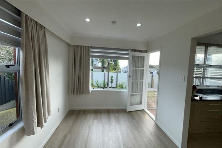 Photo of property in 364 Devon Street East, Strandon, New Plymouth, 4312