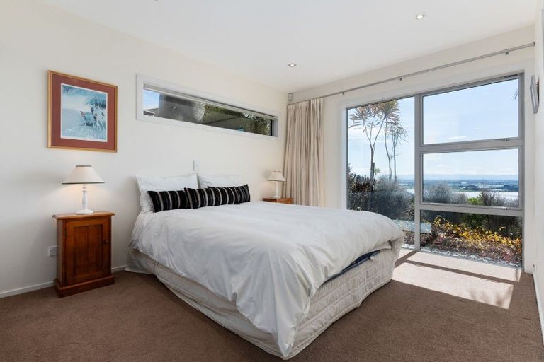 Photo of property in 1 Saint Remy Lane, Redcliffs, Christchurch, 8081