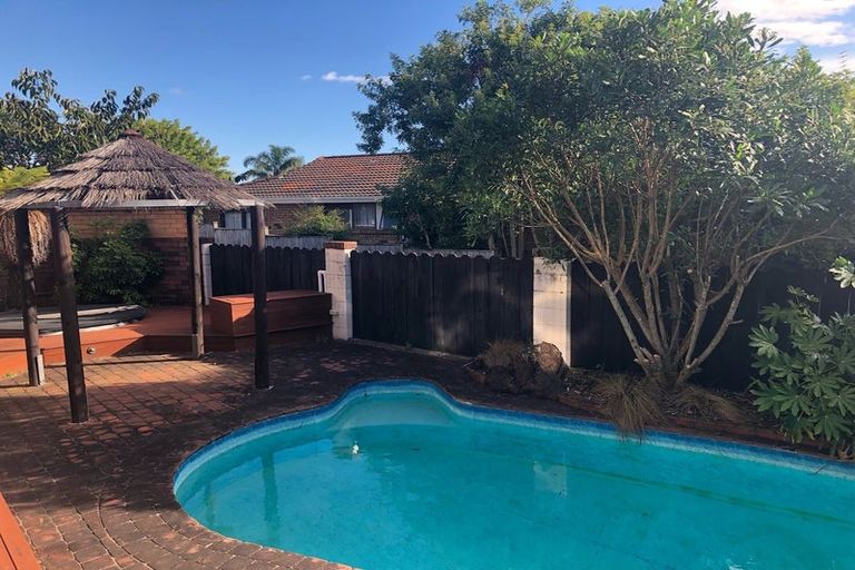 Photo of property in 58 Jandell Crescent, Bucklands Beach, Auckland, 2014
