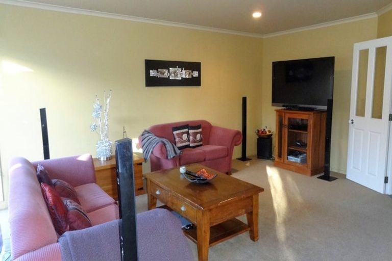 Photo of property in 5 John Morel Place, Parklands, Christchurch, 8083