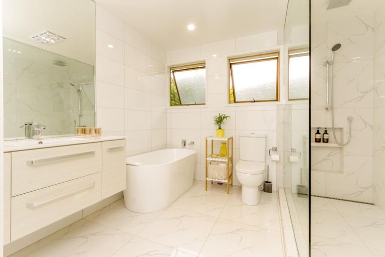 Photo of property in 30 Realm Place, Massey, Auckland, 0614