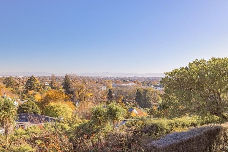 Photo of property in 7b Karitane Drive, Cashmere, Christchurch, 8022