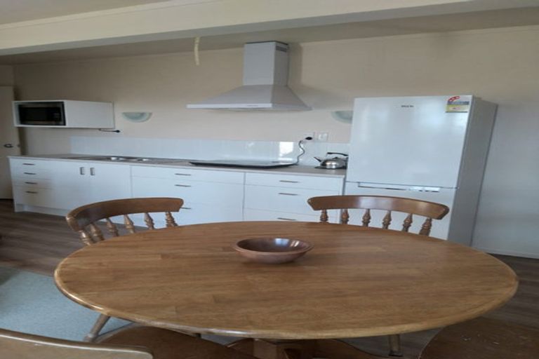 Photo of property in 20 Kahu Road, Paremata, Porirua, 5024