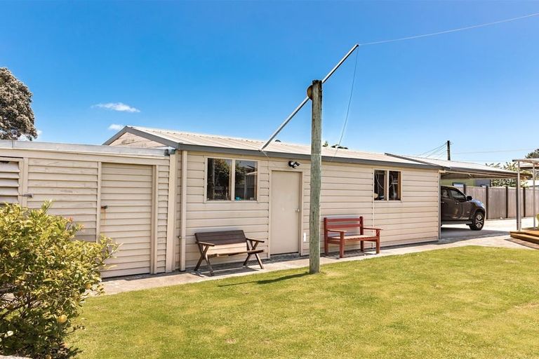 Photo of property in 16 Forbes Street, Westport, 7825