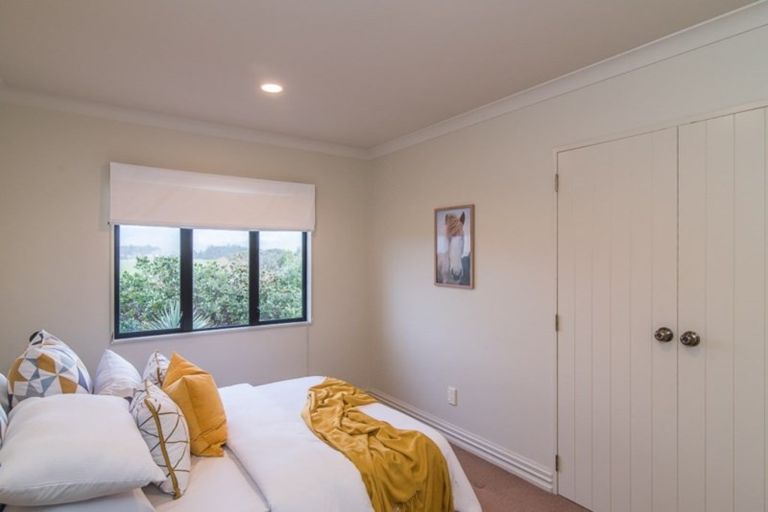 Photo of property in 9 Shearwater Rise, Paraparaumu Beach, Paraparaumu, 5032