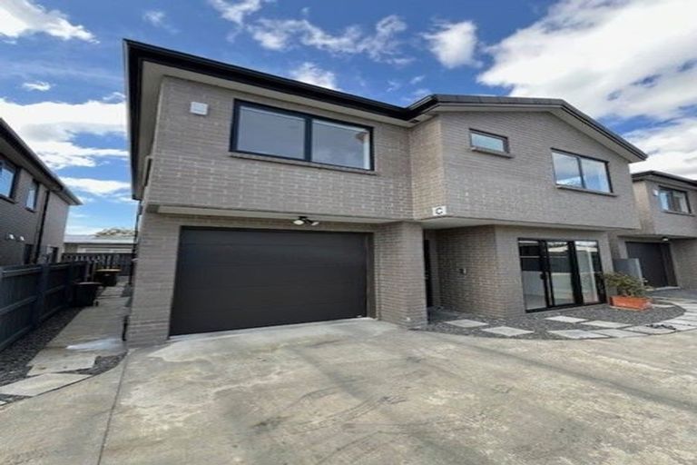 Photo of property in 28 Tiraumea Drive, Pakuranga, Auckland, 2010
