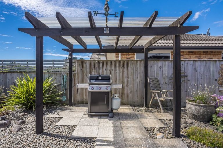 Photo of property in 21 Jade Lane, Paraparaumu, 5032