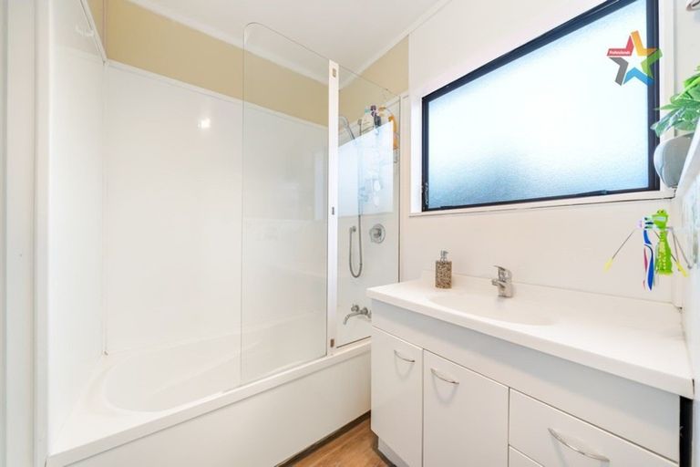 Photo of property in 1/25a Ward Street, Trentham, Upper Hutt, 5018