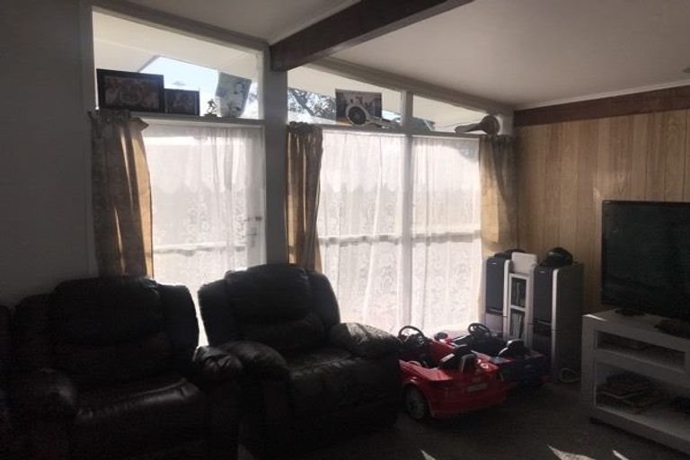 Photo of property in 33 Mcburney Place, Mangere East, Auckland, 2024