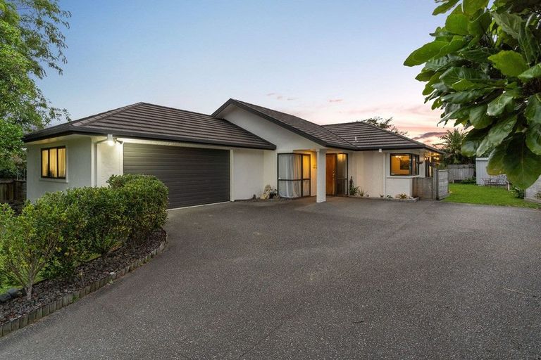Photo of property in 8 Kestrel Avenue, Welcome Bay, Tauranga, 3112