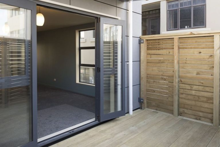 Photo of property in Pirie Street Townhouses, 35u1 Pirie Street, Mount Victoria, Wellington, 6011