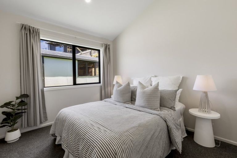 Photo of property in 14 Sainsbury Road, Fernhill, Queenstown, 9300