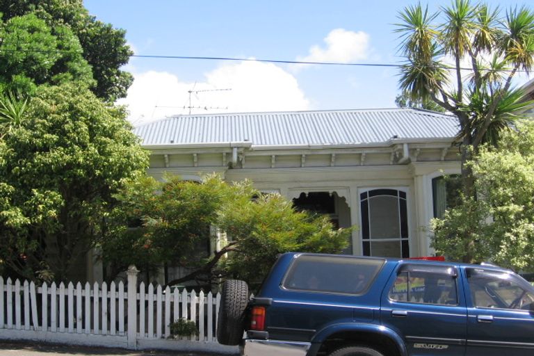 Photo of property in 80 Tasman Street, Mount Cook, Wellington, 6021