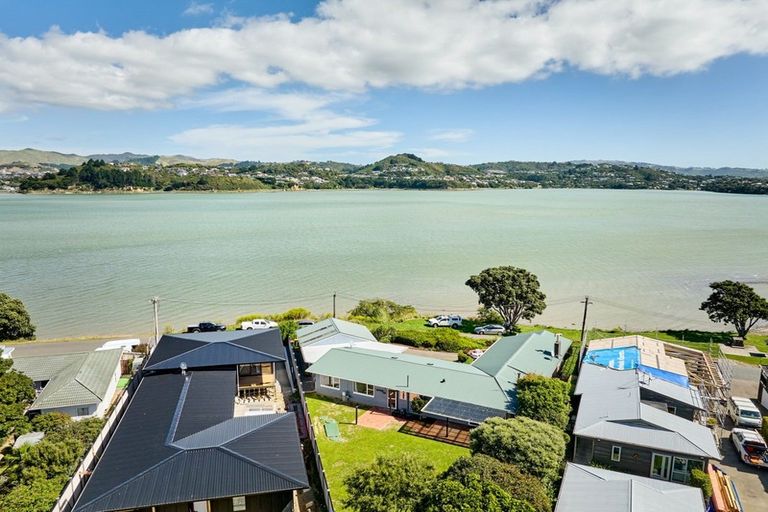 Photo of property in 19 Motukaraka Point, Pauatahanui, Porirua, 5381