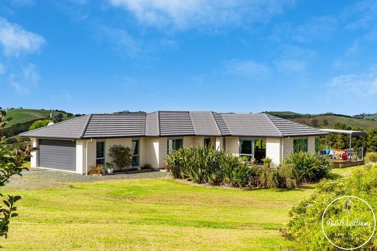 Photo of property in 297 Heatley Road, Whakapirau, Maungaturoto, 0583