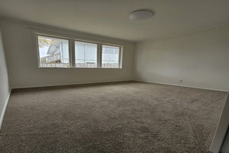 Photo of property in 42 Lyttelton Avenue, Forrest Hill, Auckland, 0620