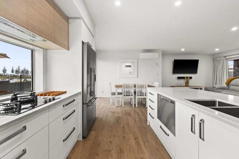 Photo of property in 17 Hurunui Drive, Te Awa, Napier, 4110