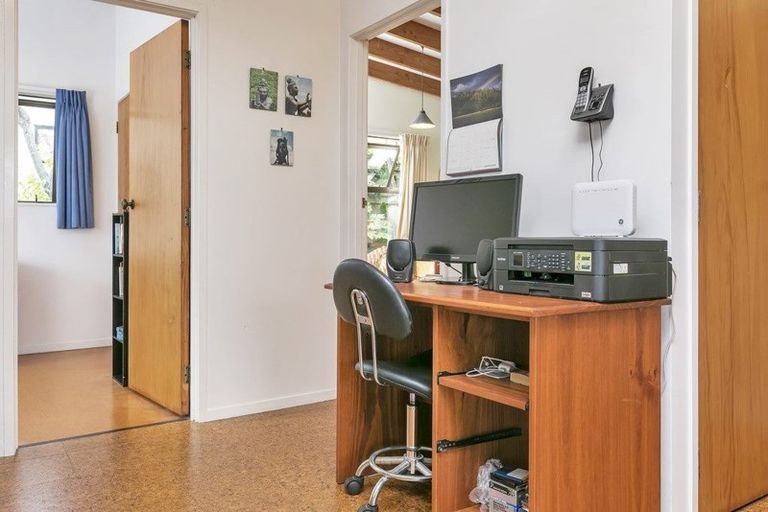 Photo of property in 2/26 Colonial Road, Birkenhead, Auckland, 0626