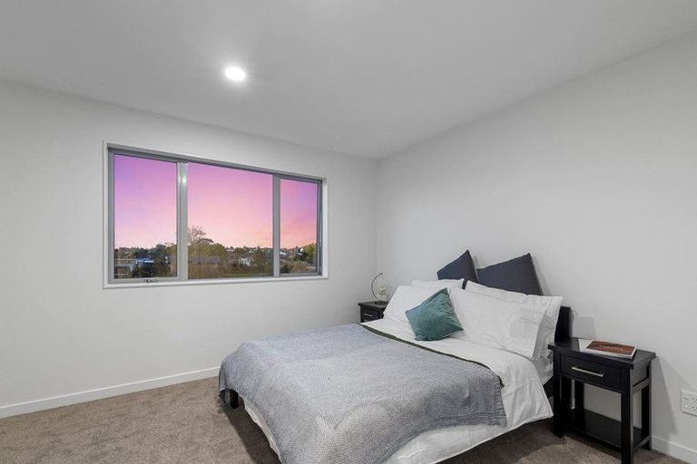 Photo of property in 57a Edmonton Road, Henderson, Auckland, 0612