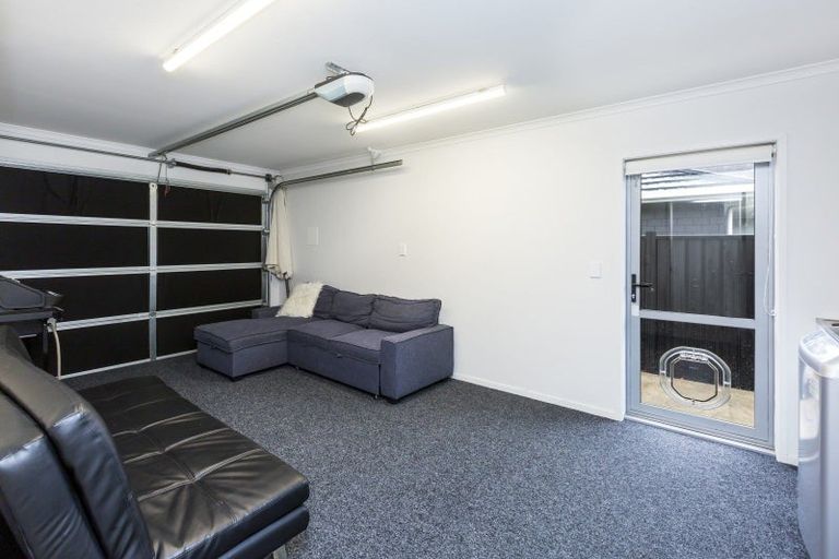 Photo of property in 14 Passchendaele Grove, Trentham, Upper Hutt, 5018