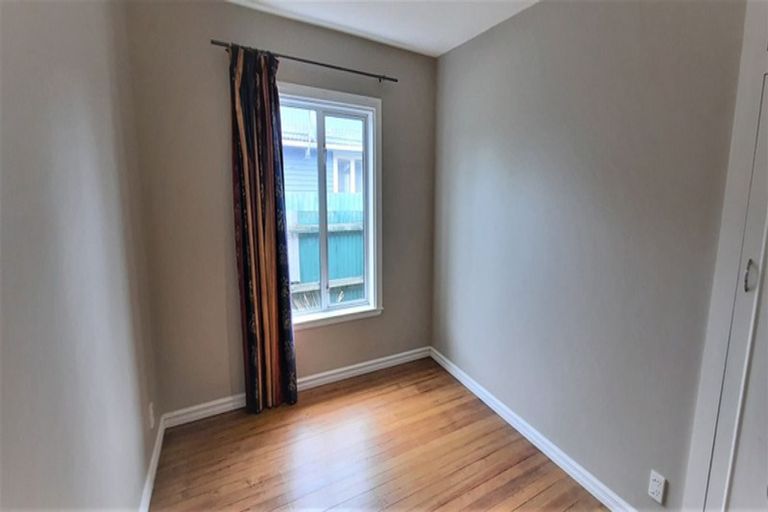 Photo of property in 162 Springs Road, Hornby, Christchurch, 8042