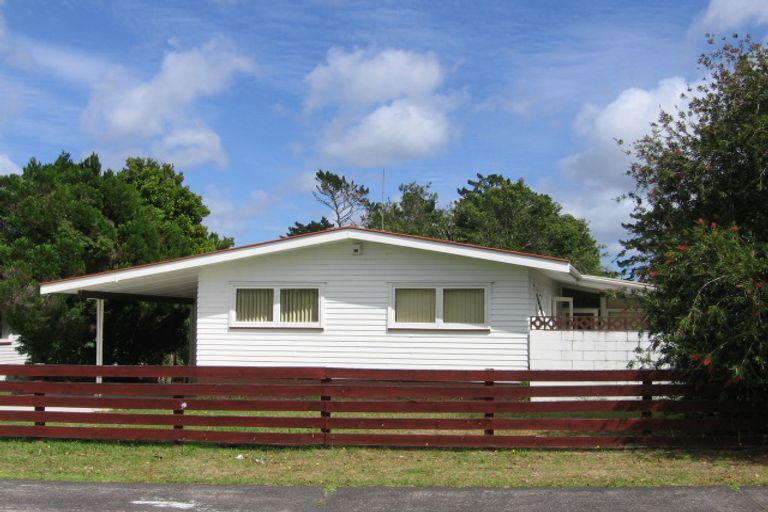 Photo of property in 36 Paragon Avenue, Beach Haven, Auckland, 0626