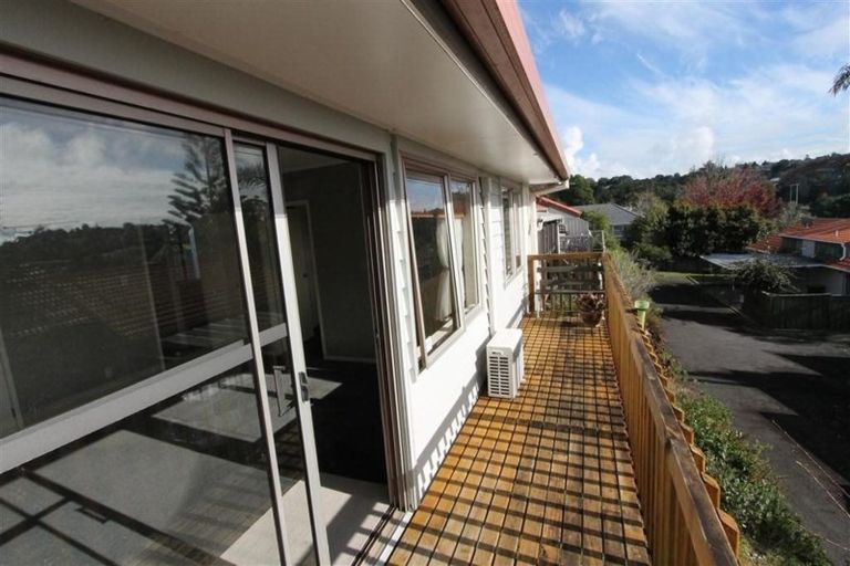 Photo of property in 1a Dolbear Street, Titirangi, Auckland, 0604