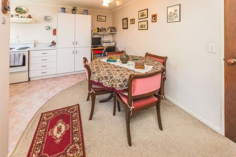 Photo of property in 16 Oaklea Avenue, Marton, 4710