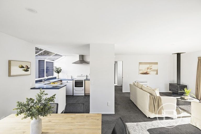 Photo of property in 28 Kawarau Place, Frankton, Queenstown, 9300