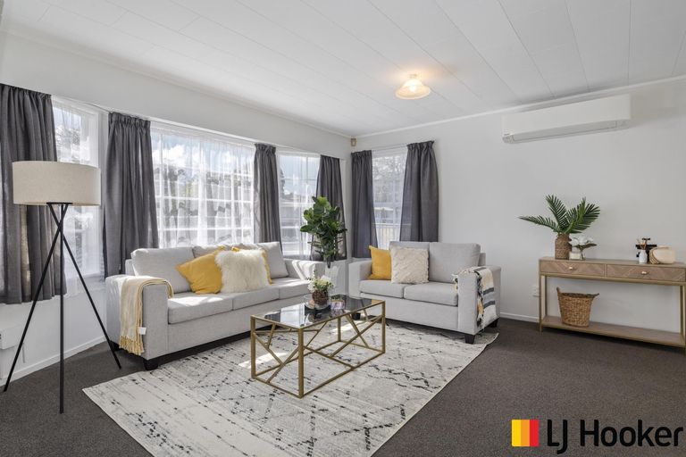 Photo of property in 11 Burndale Terrace, Manurewa, Auckland, 2102