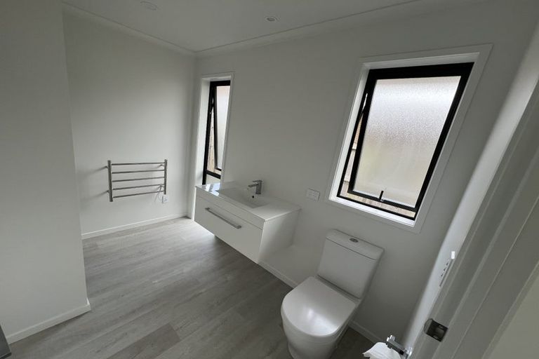 Photo of property in 1/2 Armitage Place, Fairfield, Hamilton, 3214