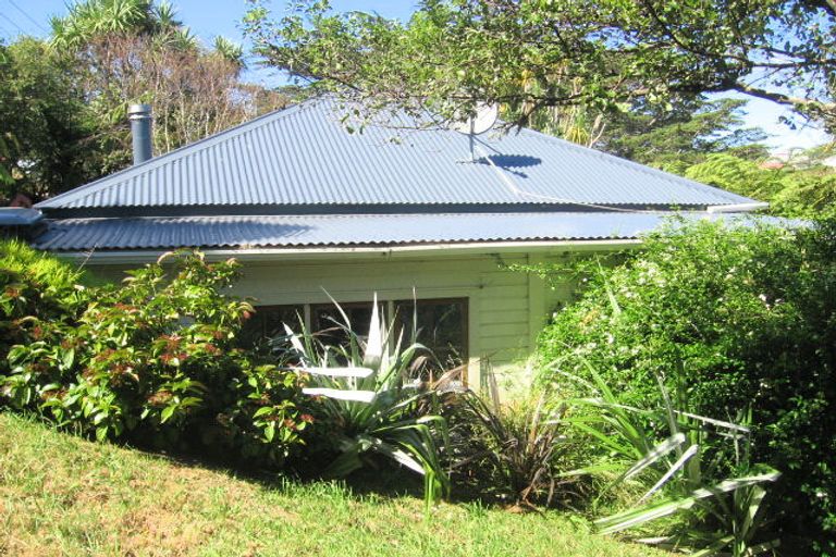 Photo of property in 9 Lambeth Road, Northland, Wellington, 6012
