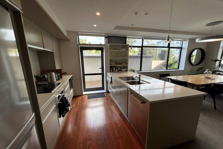 Photo of property in 8/48 Marine Parade, Mount Maunganui, 3116