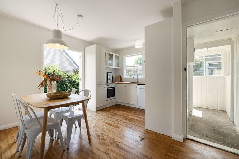 Photo of property in 30 Queen Street, Cambridge, 3434