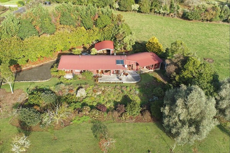 Photo of property in 392 Hillview Road, Bombay, 2675