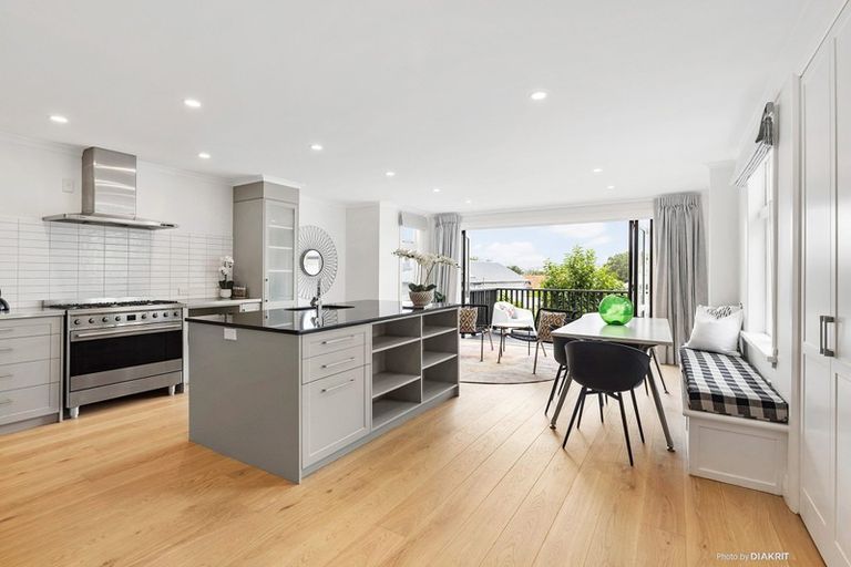 Photo of property in 85 Grant Road, Thorndon, Wellington, 6011