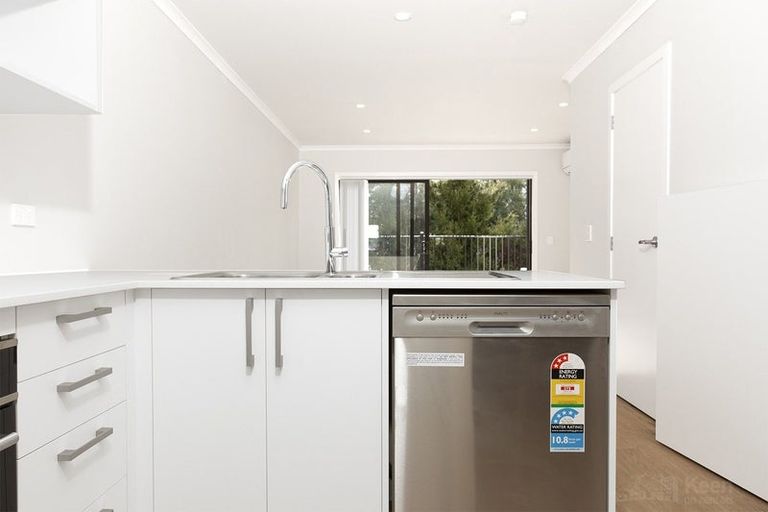 Photo of property in 2/125b Metcalfe Road, Ranui, Auckland, 0612