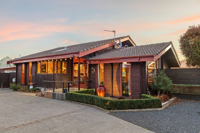 Photo of property in 42 Steadman Road, Broomfield, Christchurch, 8042