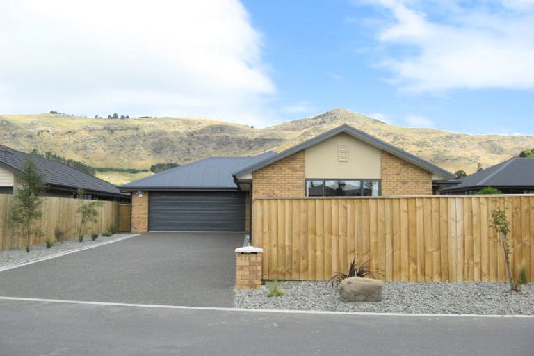 Photo of property in 16 The Tors, Heathcote Valley, Christchurch, 8022