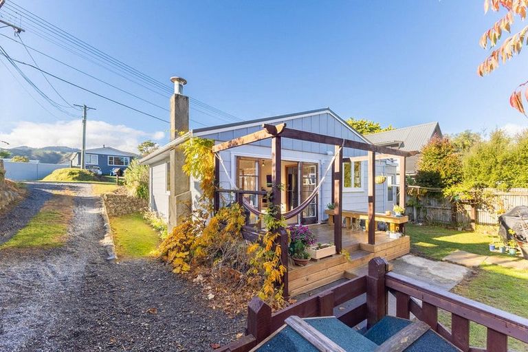 Photo of property in 10 Dell Road, Raumati South, Paraparaumu, 5032