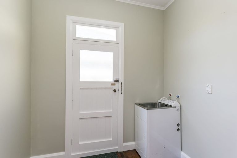 Photo of property in 59 Severn Street, Island Bay, Wellington, 6023