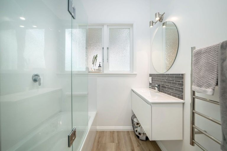 Photo of property in 19 Humphries Street, Greytown, 5712