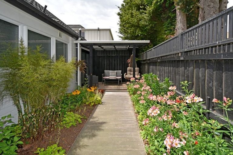 Photo of property in 1 Chatswood Place, Bishopdale, Christchurch, 8051