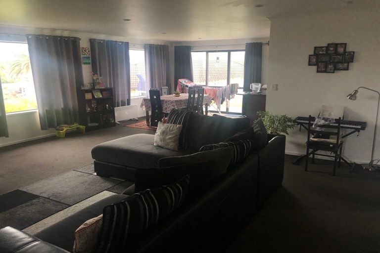 Photo of property in 21 San Domingo Rise, Henderson, Auckland, 0612