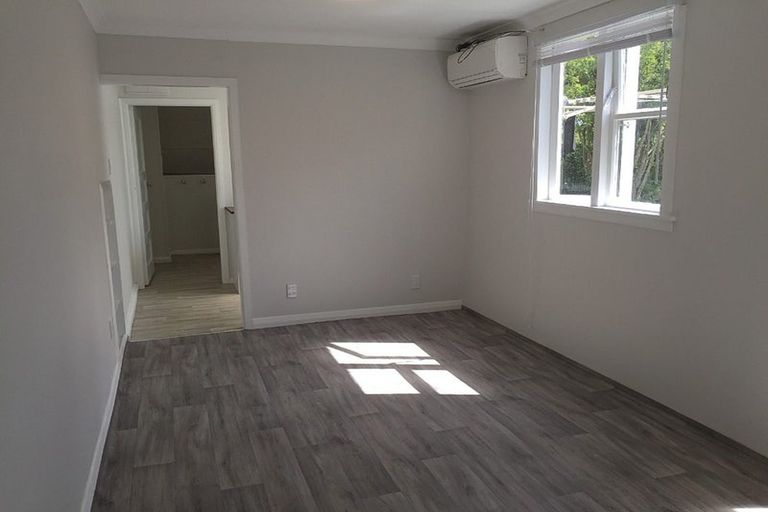 Photo of property in 24 Victory Avenue, Karori, Wellington, 6012